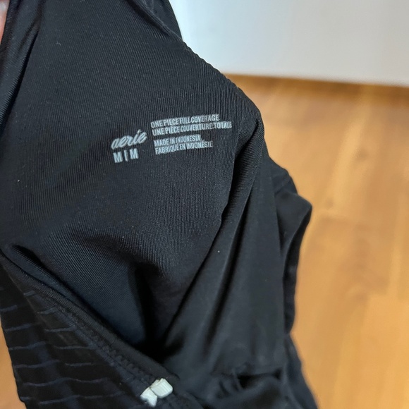 Chic Black One-Shoulder Ribbed Bathing Suite – Size M - Picture 2 of 3